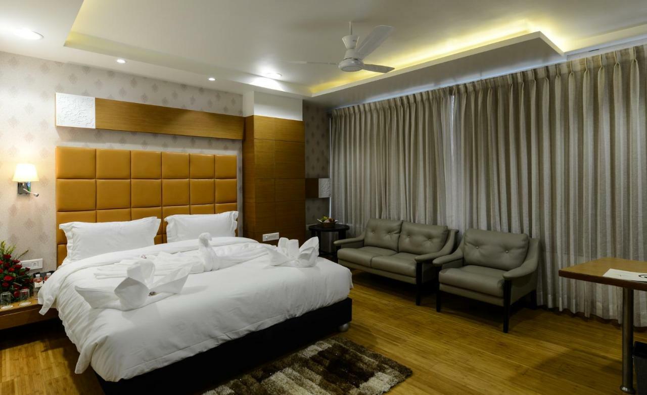 Hotel Atishay Bhopal Exterior foto